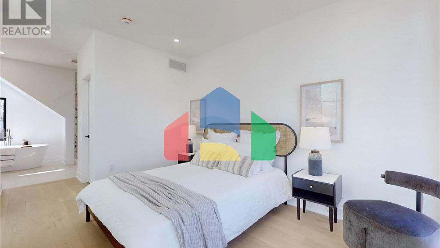 Residential - Single Family Home - Toronto, Canada - Canada