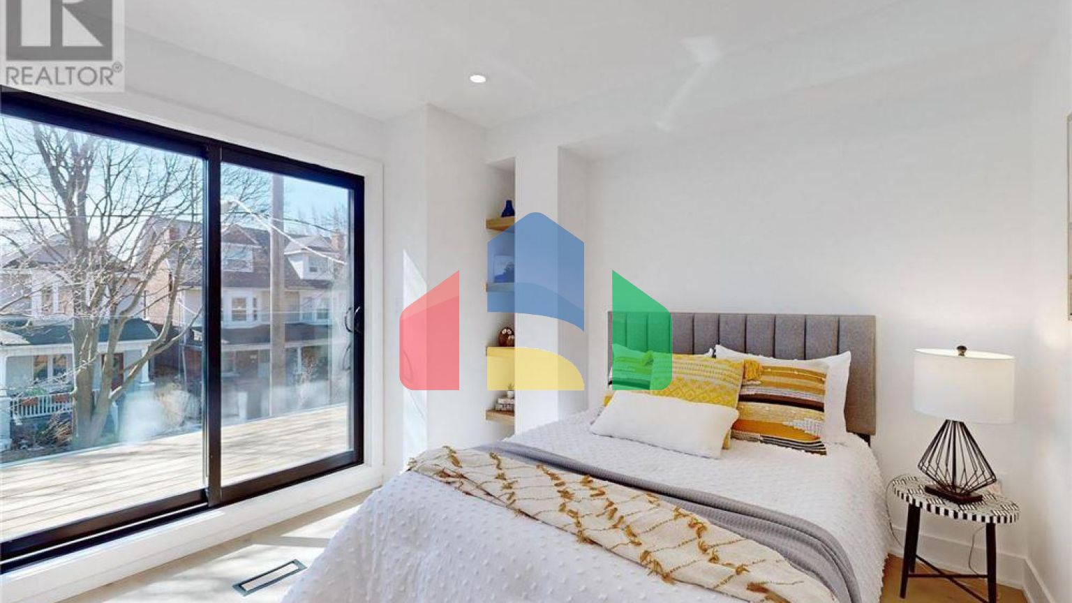 Residential - Single Family Home - Toronto, Canada - Canada