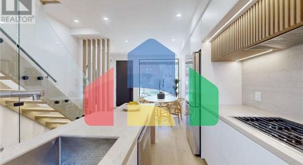 Residential - Single Family Home - Toronto, Canada - Canada