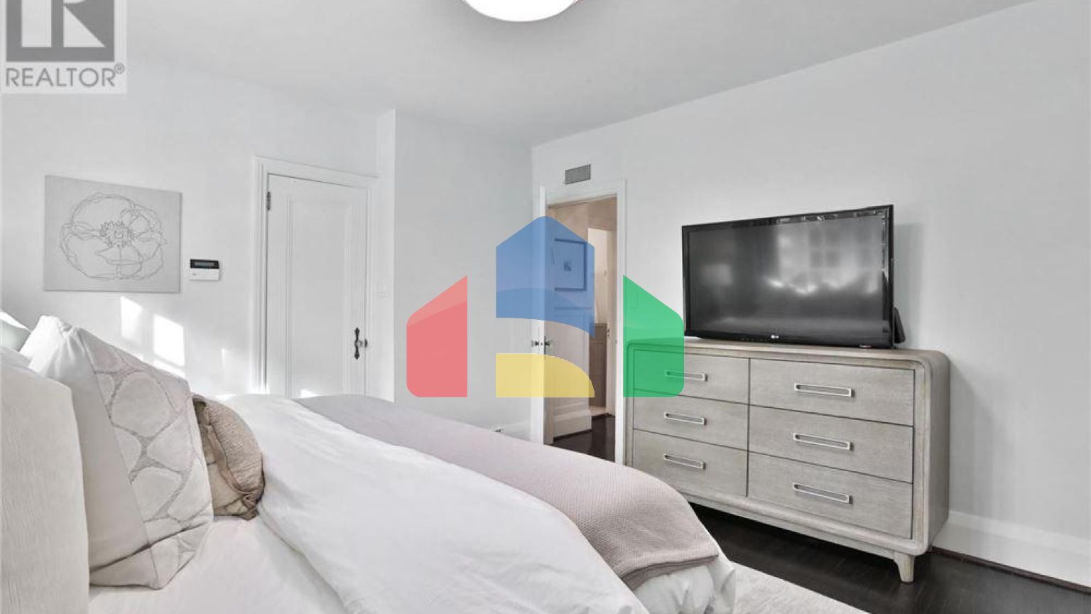 Residential - Single Family Home - Toronto, Canada - Canada