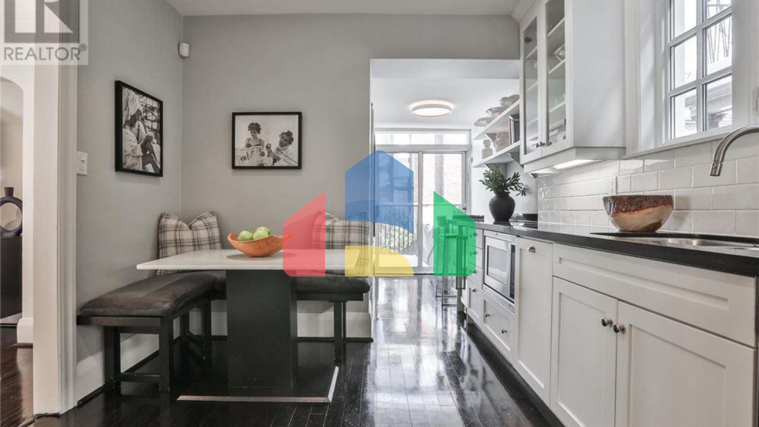 Residential - Single Family Home - Toronto, Canada - Canada