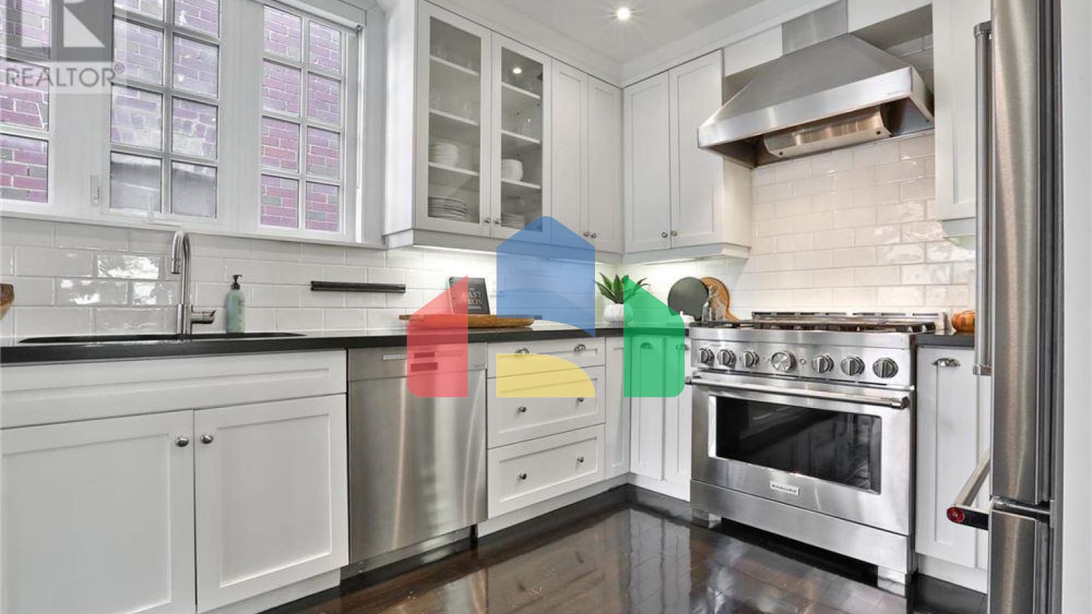 Residential - Single Family Home - Toronto, Canada - Canada