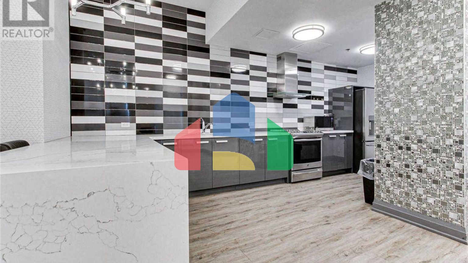 Residential - Single Family Home - Toronto, Canada - Canada