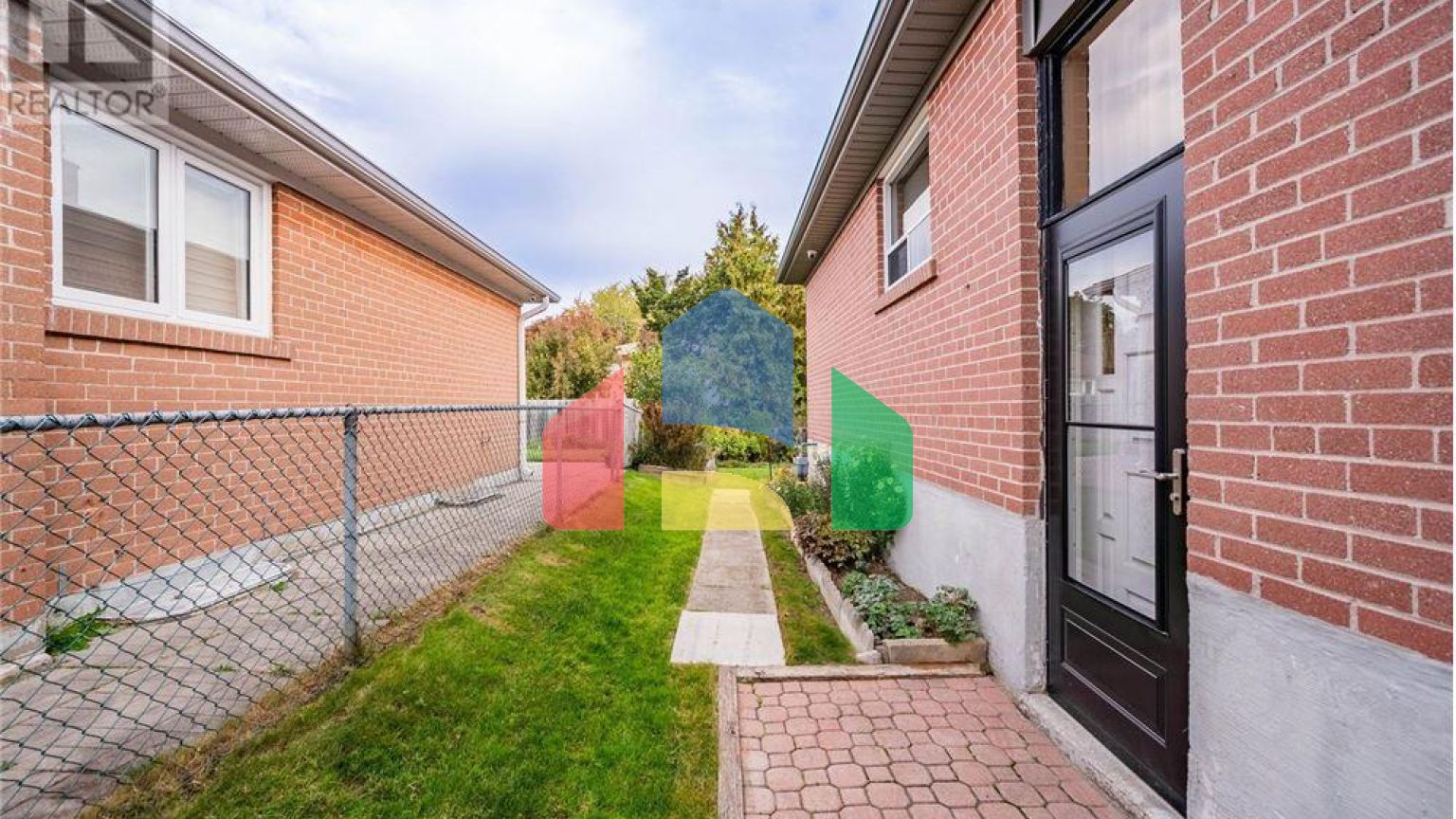 Residential - Single Family Home - Toronto, Canada - Canada