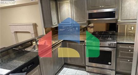 Residential - Single Family Home - Toronto, Canada - Canada