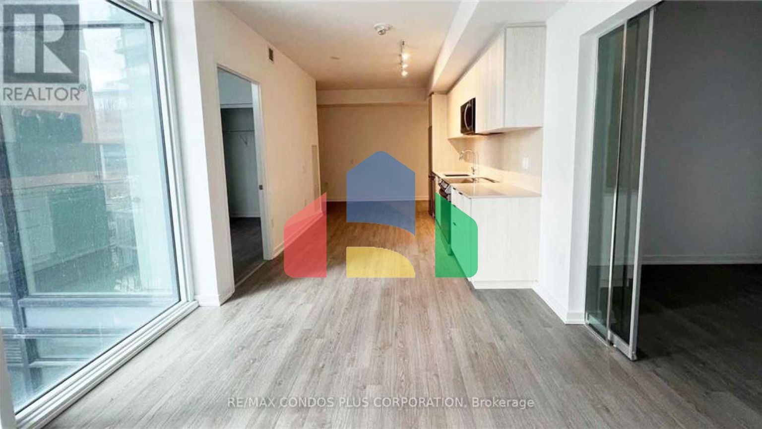 Residential - Single Family Home - Toronto, Canada - Canada