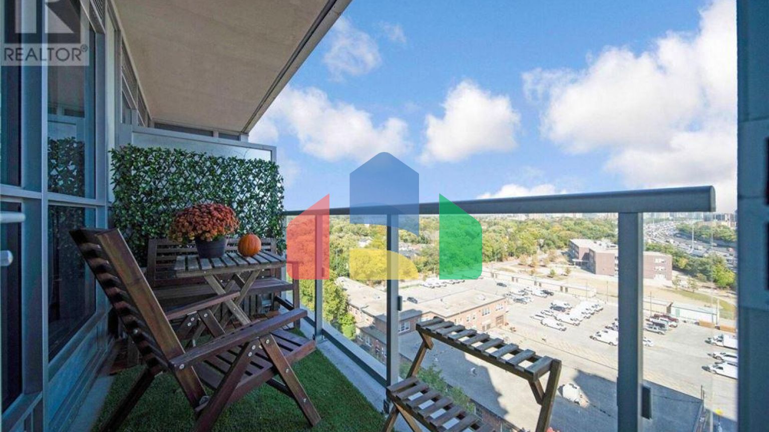 Residential - Single Family Home - Toronto, Canada - Canada