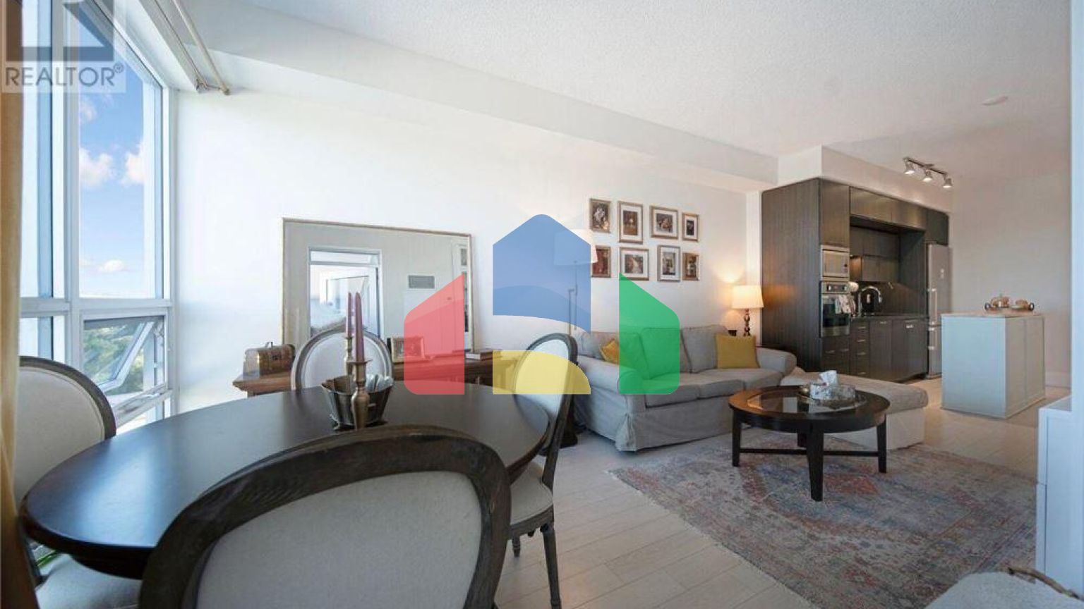 Residential - Single Family Home - Toronto, Canada - Canada