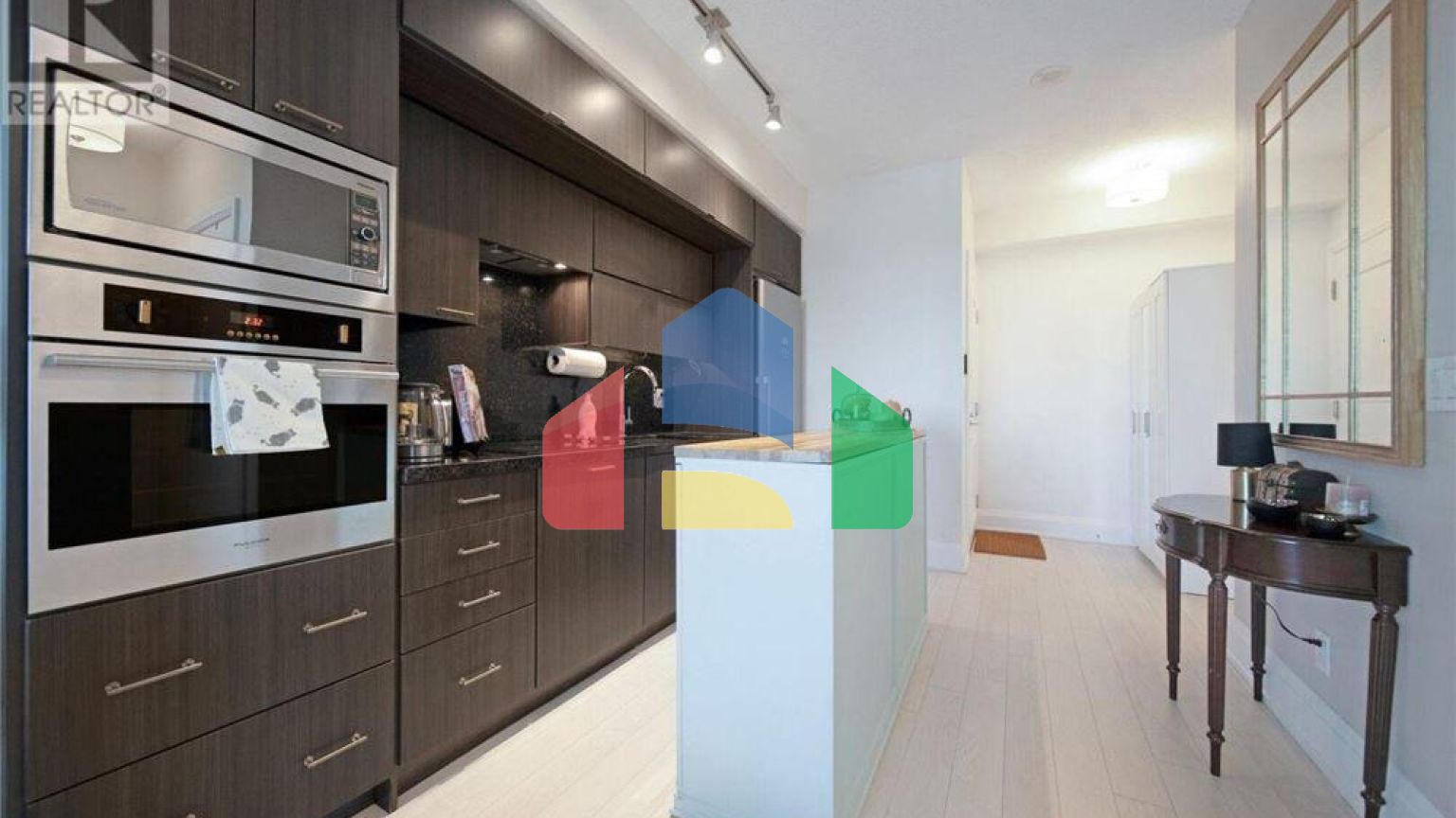 Residential - Single Family Home - Toronto, Canada - Canada