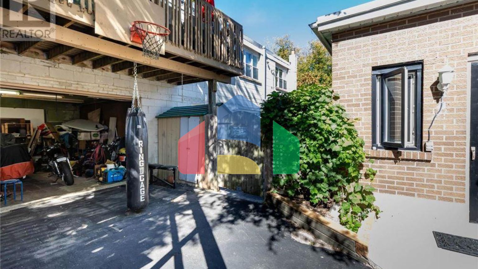 Residential - Single Family Home - Toronto, Canada - Canada