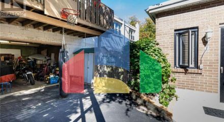 Residential - Single Family Home - Toronto, Canada - Canada