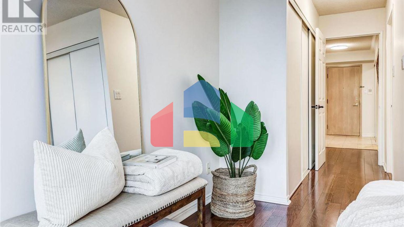 Residential - Condo/Apartment - Toronto, Canada - Canada