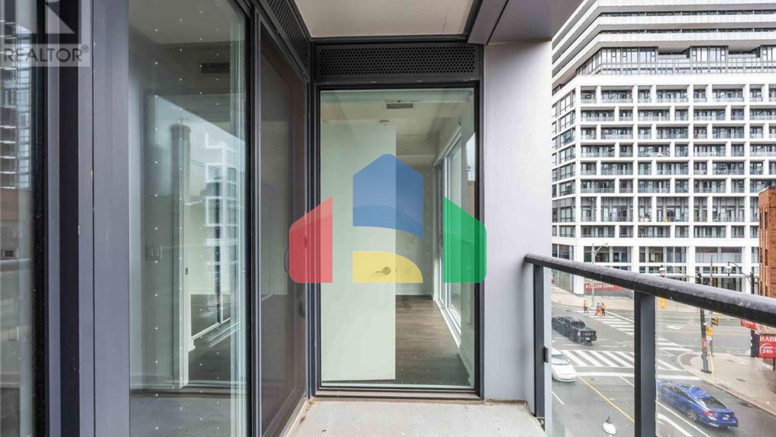 Residential - Single Family Home - Toronto, Canada - Canada