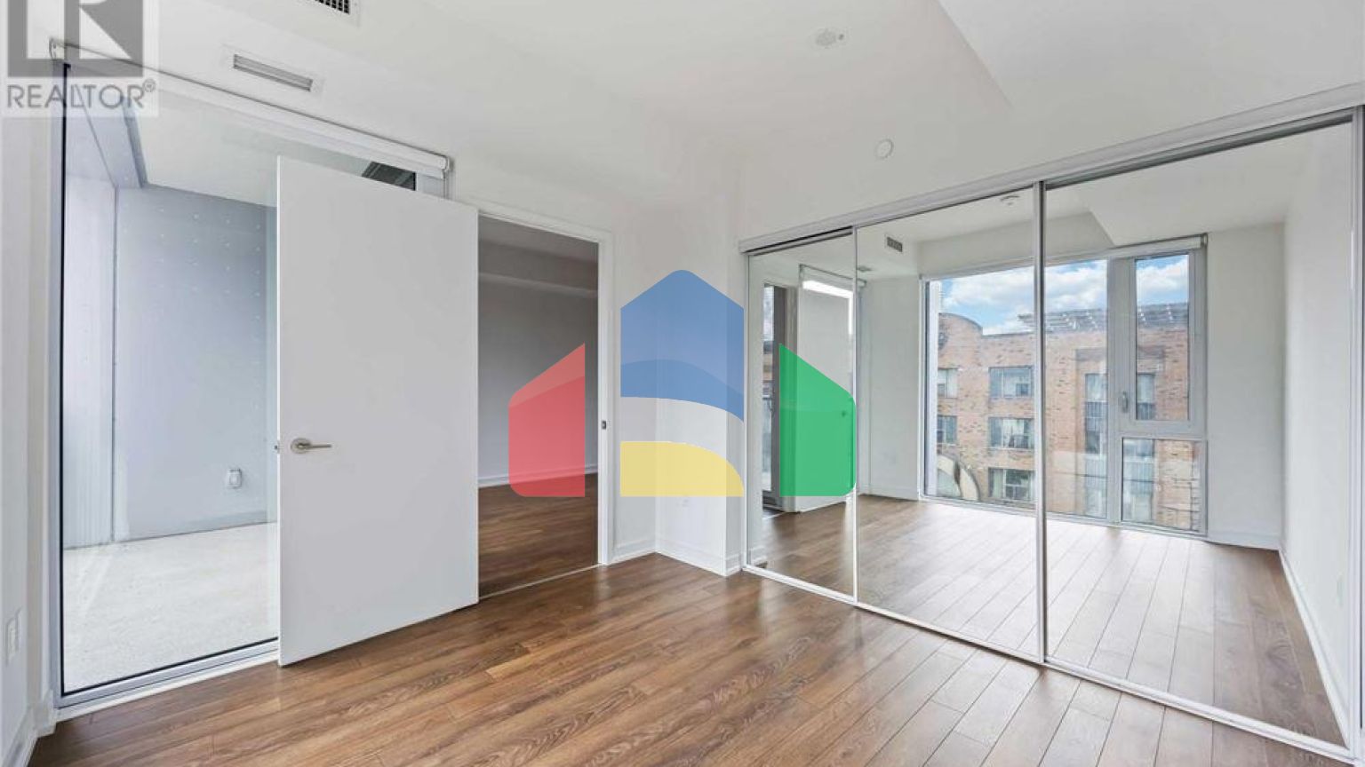 Residential - Single Family Home - Toronto, Canada - Canada