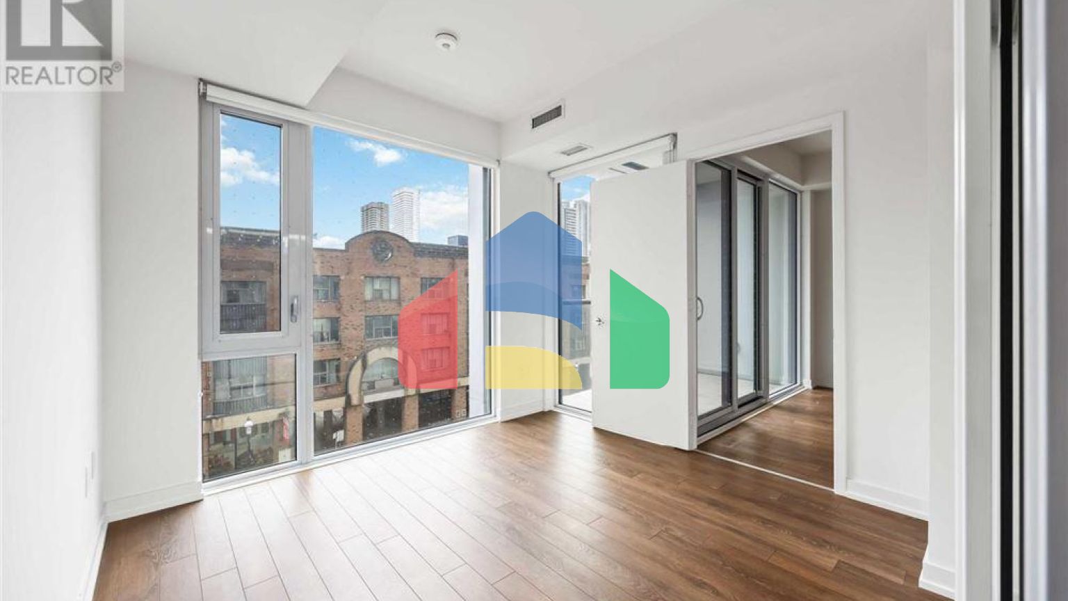 Residential - Single Family Home - Toronto, Canada - Canada