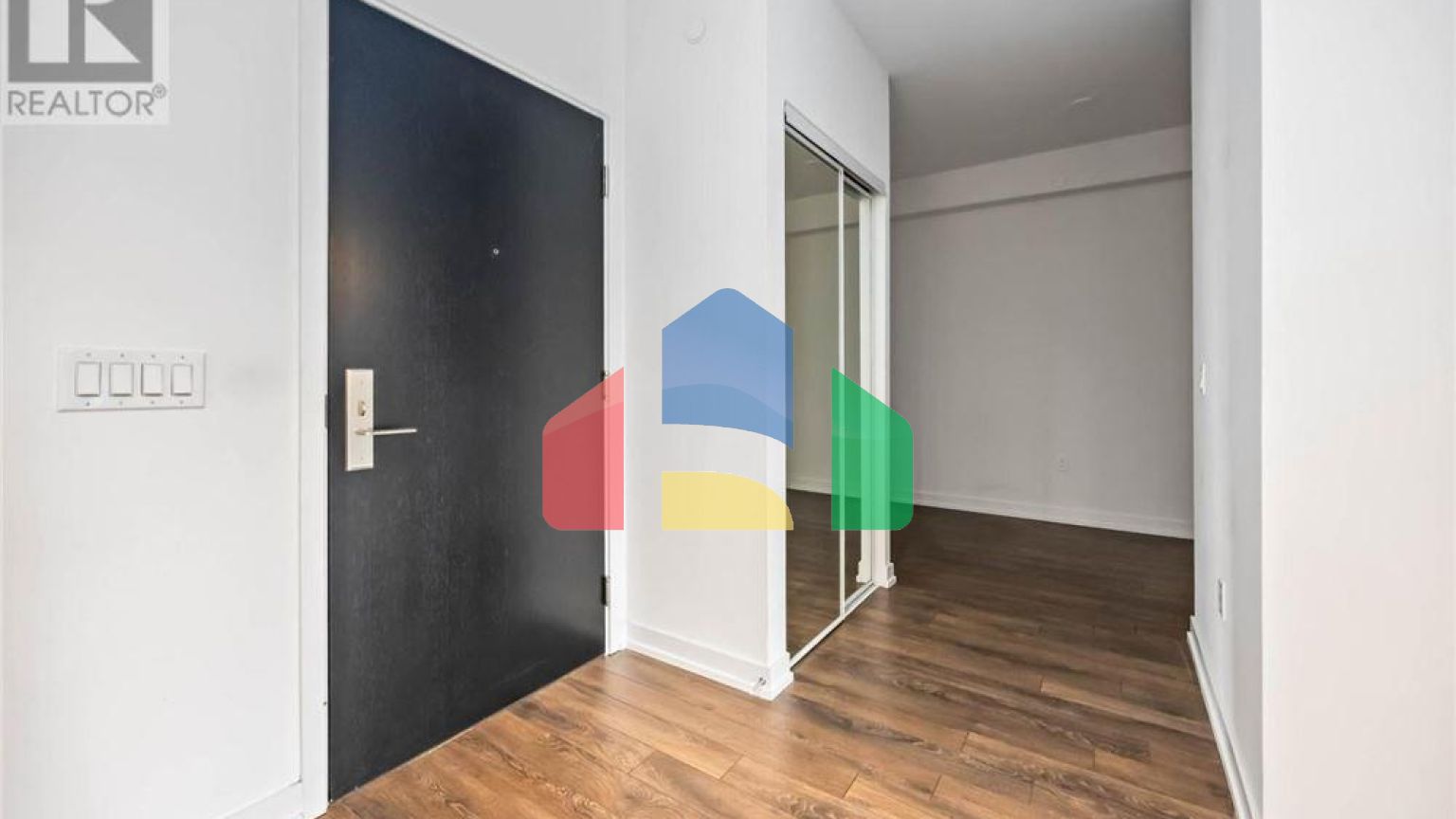 Residential - Single Family Home - Toronto, Canada - Canada