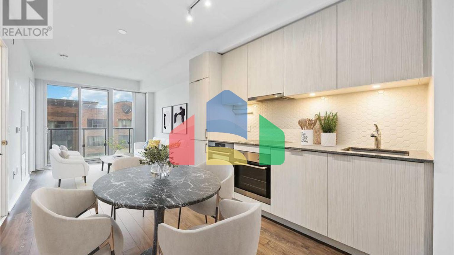 Residential - Single Family Home - Toronto, Canada - Canada