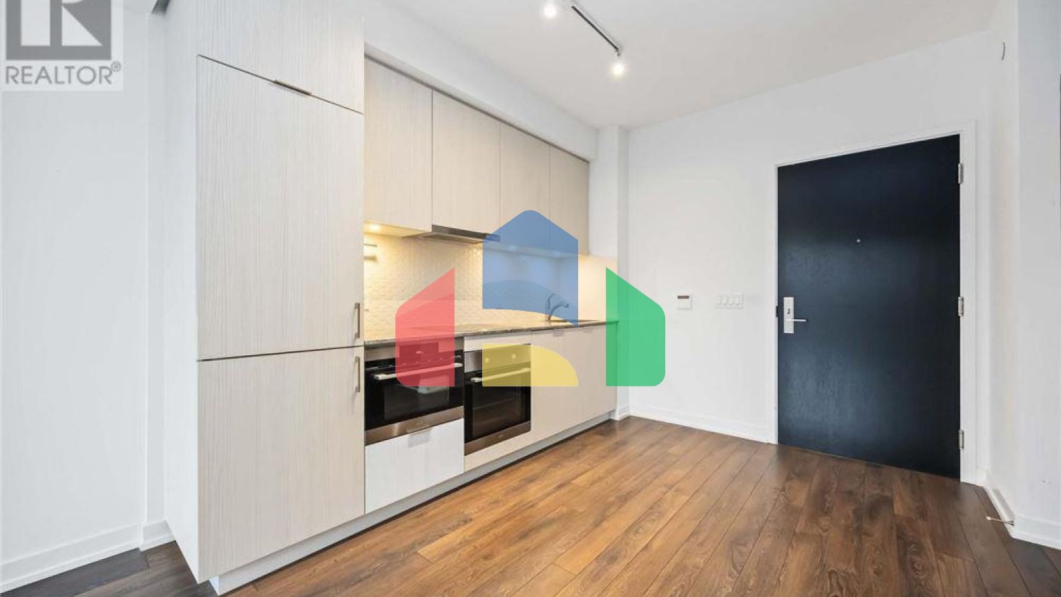 Residential - Single Family Home - Toronto, Canada - Canada