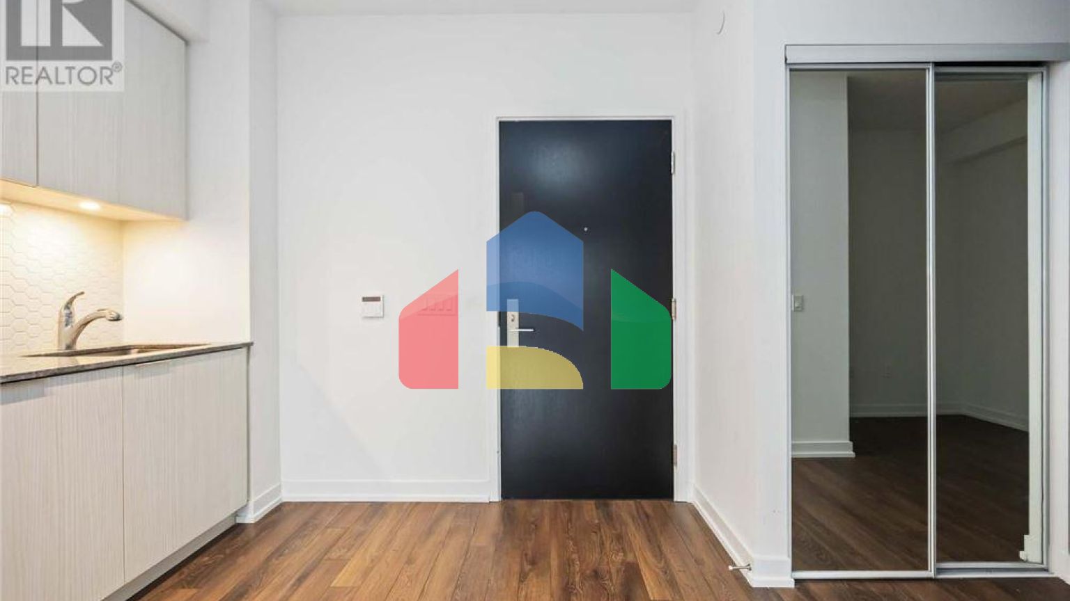 Residential - Single Family Home - Toronto, Canada - Canada