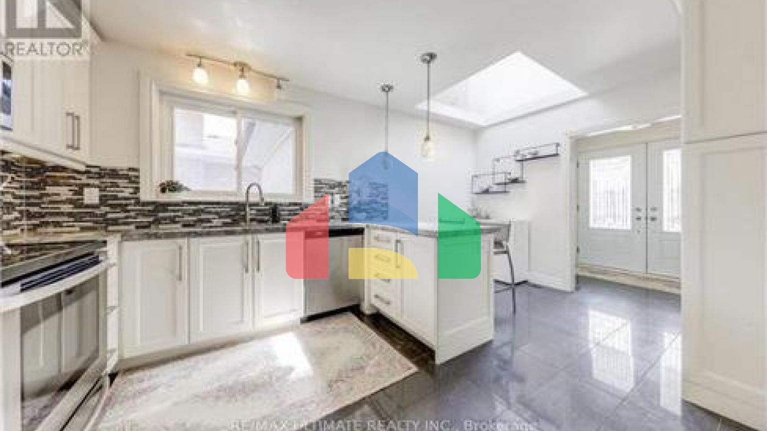 Residential - Single Family Home - Toronto, Canada - Canada