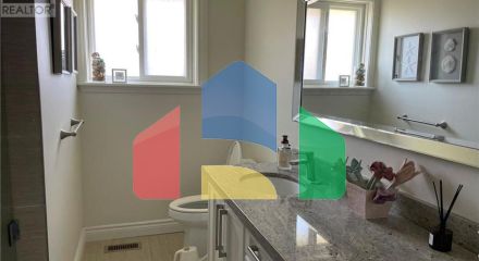 Residential - Single Family Home - Toronto, Canada - Canada