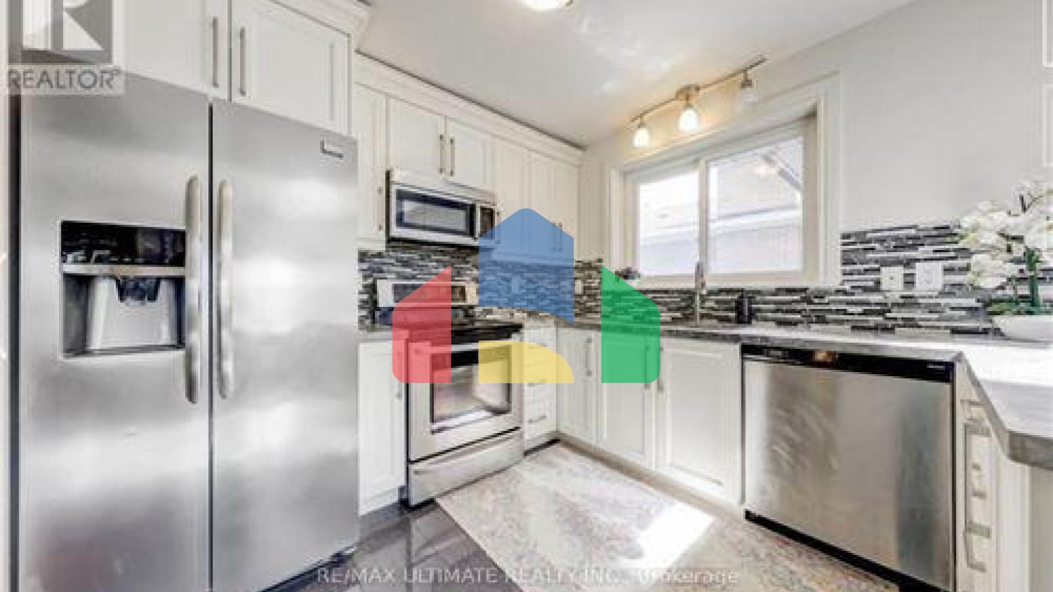 Residential - Single Family Home - Toronto, Canada - Canada