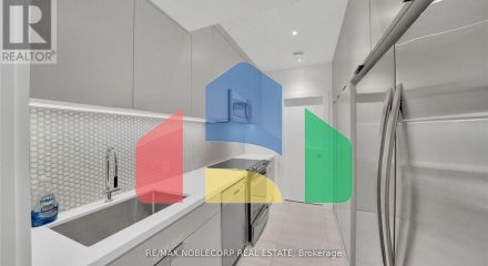 Residential - Single Family Home - Toronto, Canada - Canada