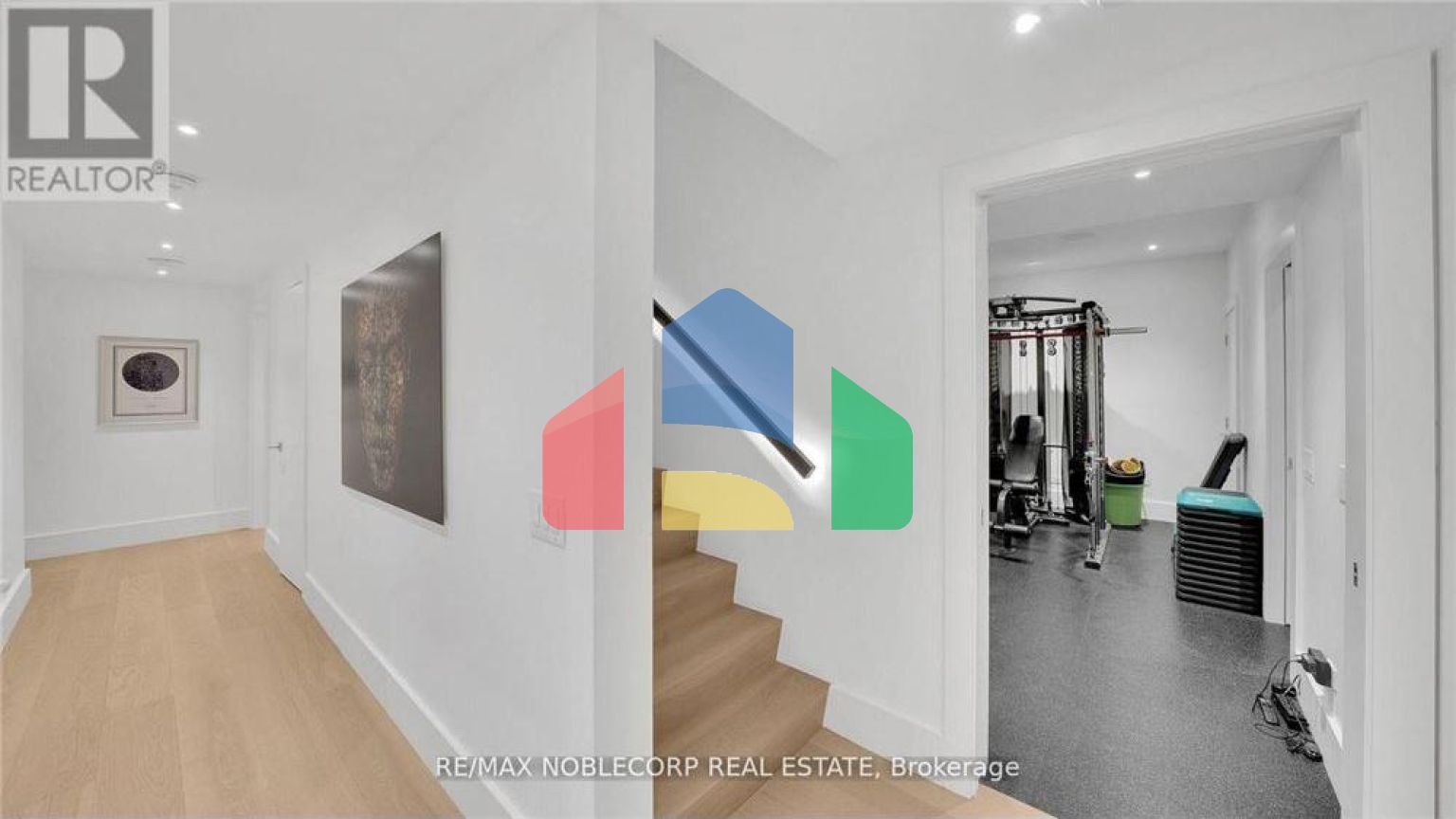 Residential - Single Family Home - Toronto, Canada - Canada