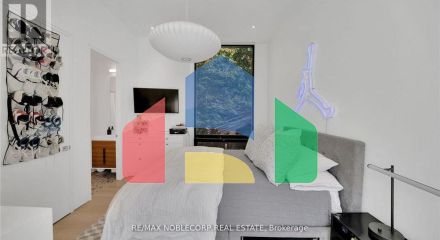 Residential - Single Family Home - Toronto, Canada - Canada