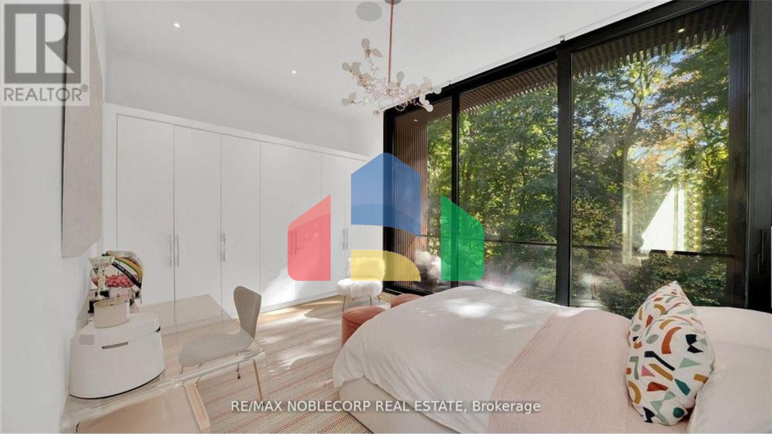 Residential - Single Family Home - Toronto, Canada - Canada