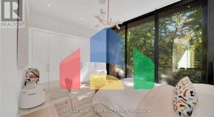 Residential - Single Family Home - Toronto, Canada - Canada