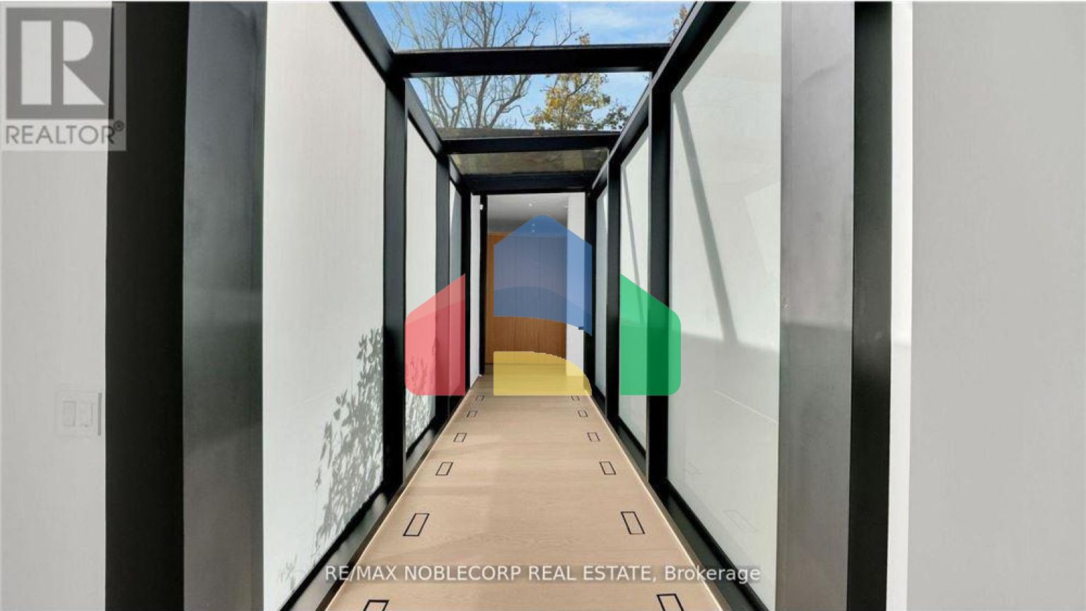 Residential - Single Family Home - Toronto, Canada - Canada