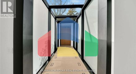 Residential - Single Family Home - Toronto, Canada - Canada