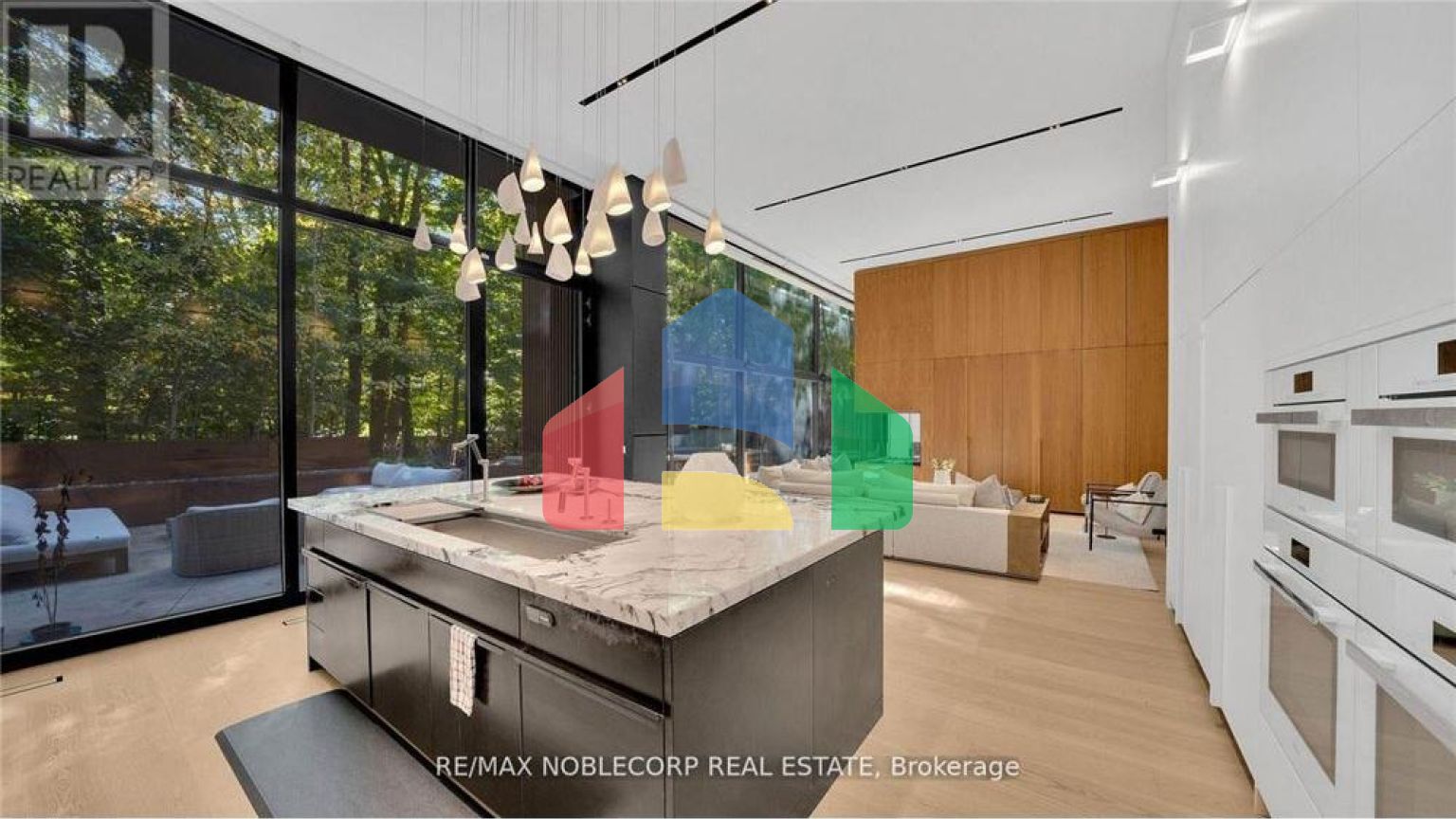 Residential - Single Family Home - Toronto, Canada - Canada