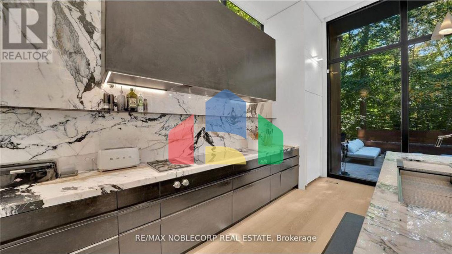 Residential - Single Family Home - Toronto, Canada - Canada