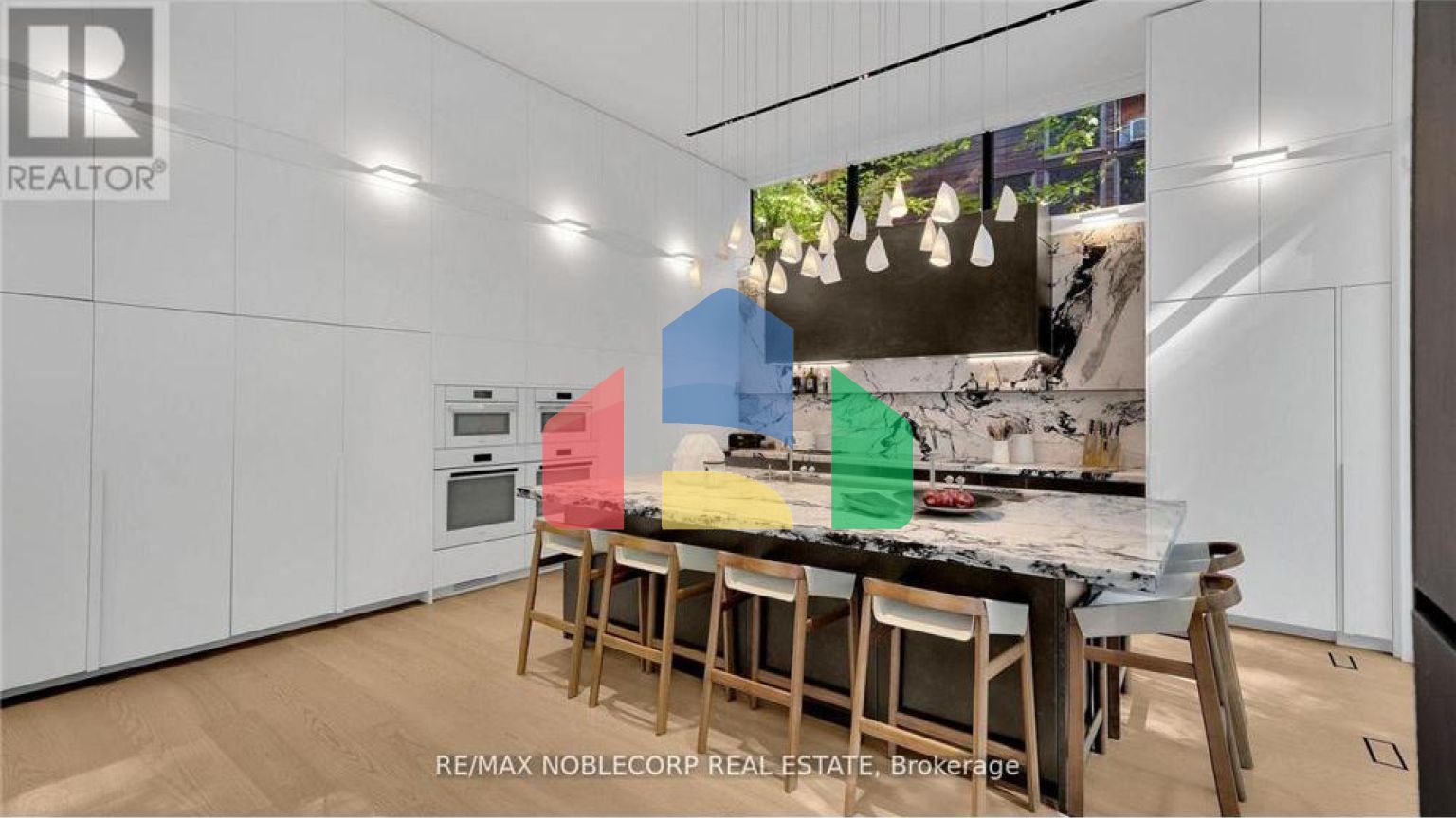 Residential - Single Family Home - Toronto, Canada - Canada