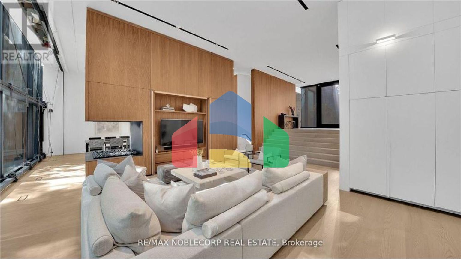 Residential - Single Family Home - Toronto, Canada - Canada