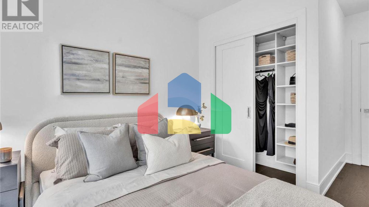 Residential - Single Family Home - Toronto, Canada - Canada