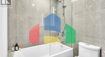 Residential - Single Family Home - Toronto, Canada - Canada