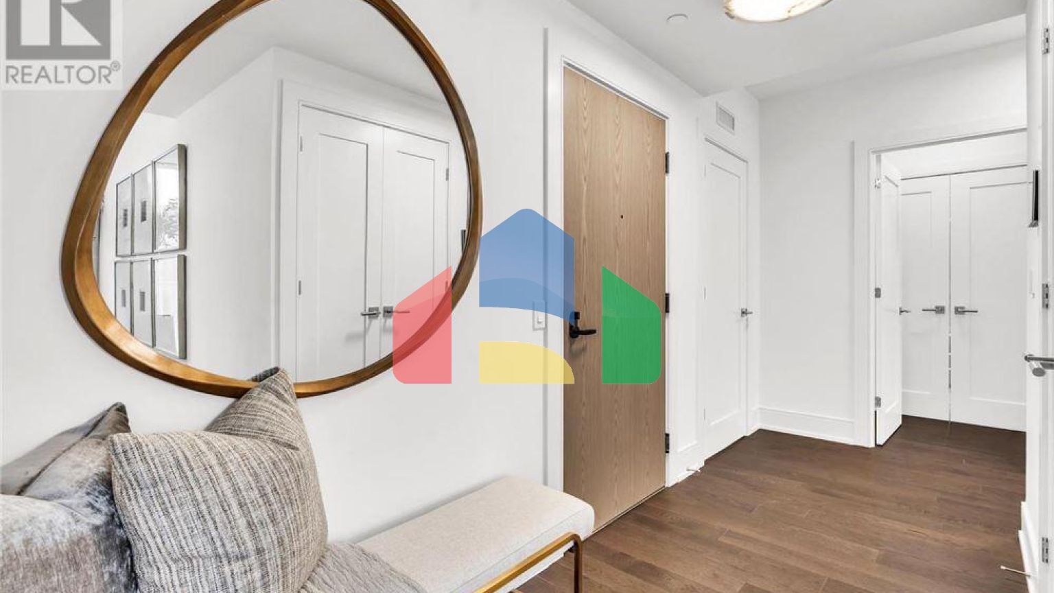 Residential - Single Family Home - Toronto, Canada - Canada