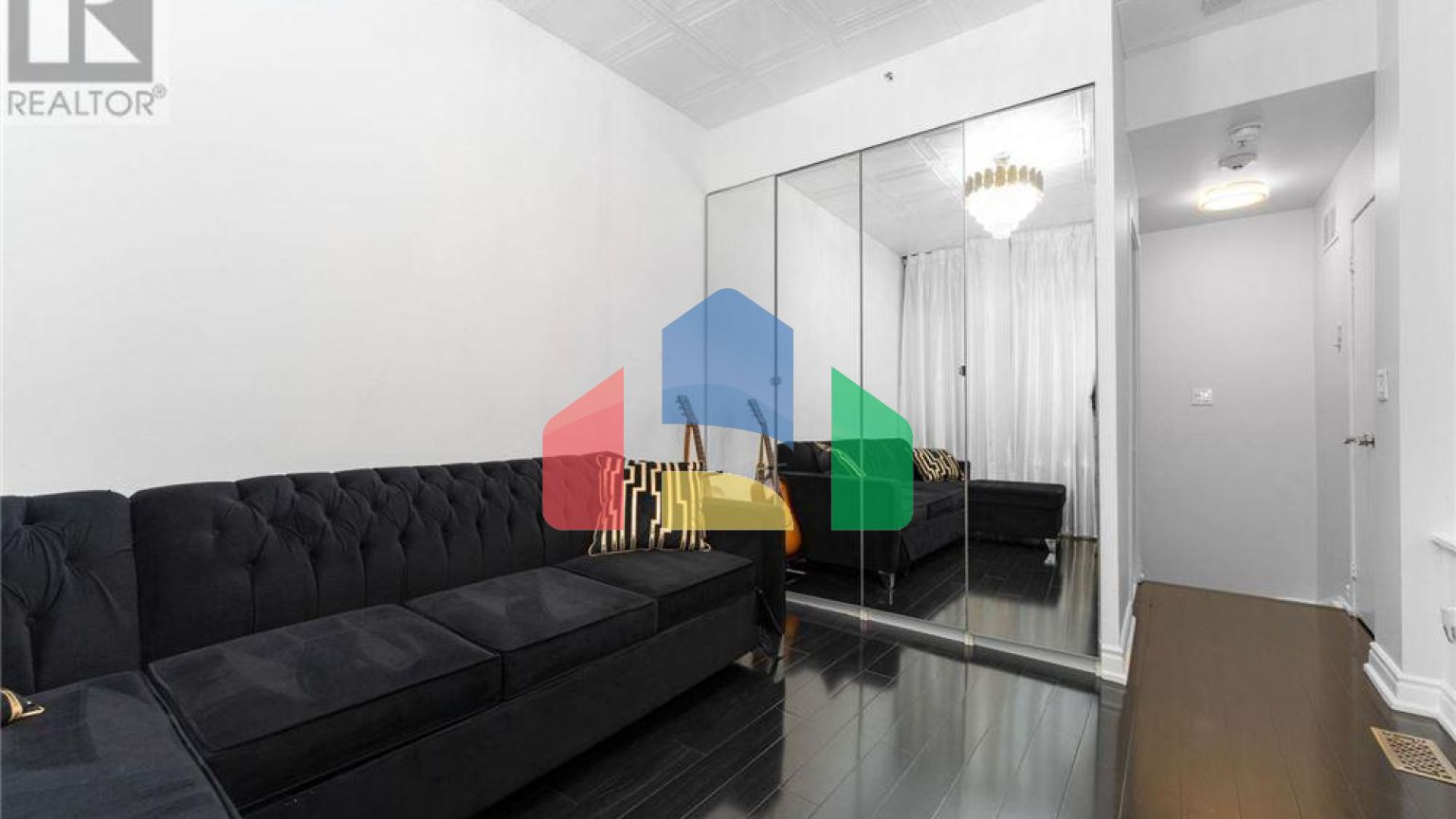 Residential - Condo/Apartment - Toronto, Canada - Canada