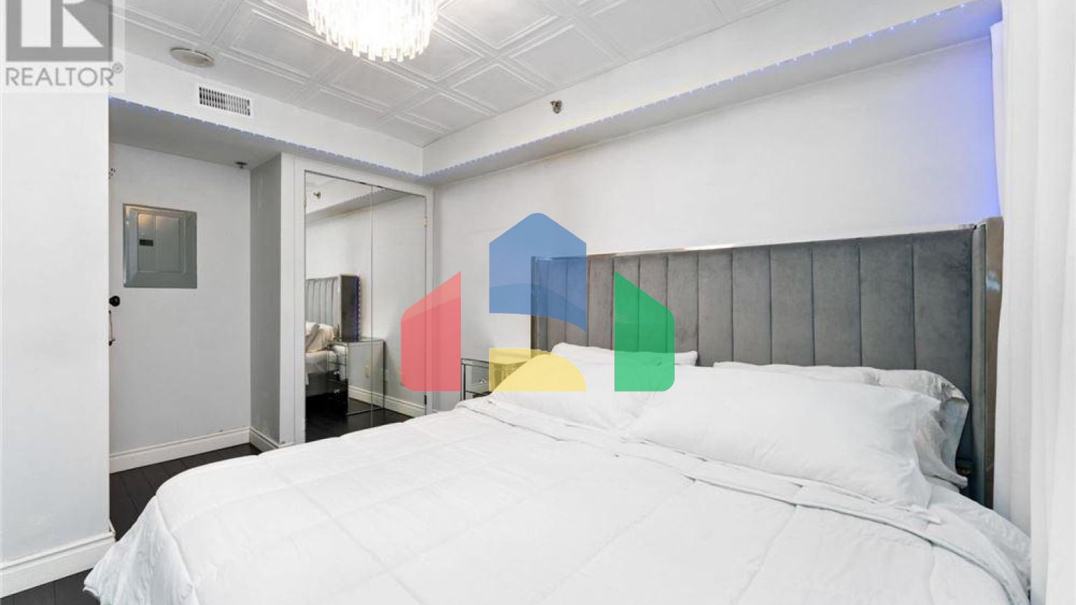 Residential - Condo/Apartment - Toronto, Canada - Canada