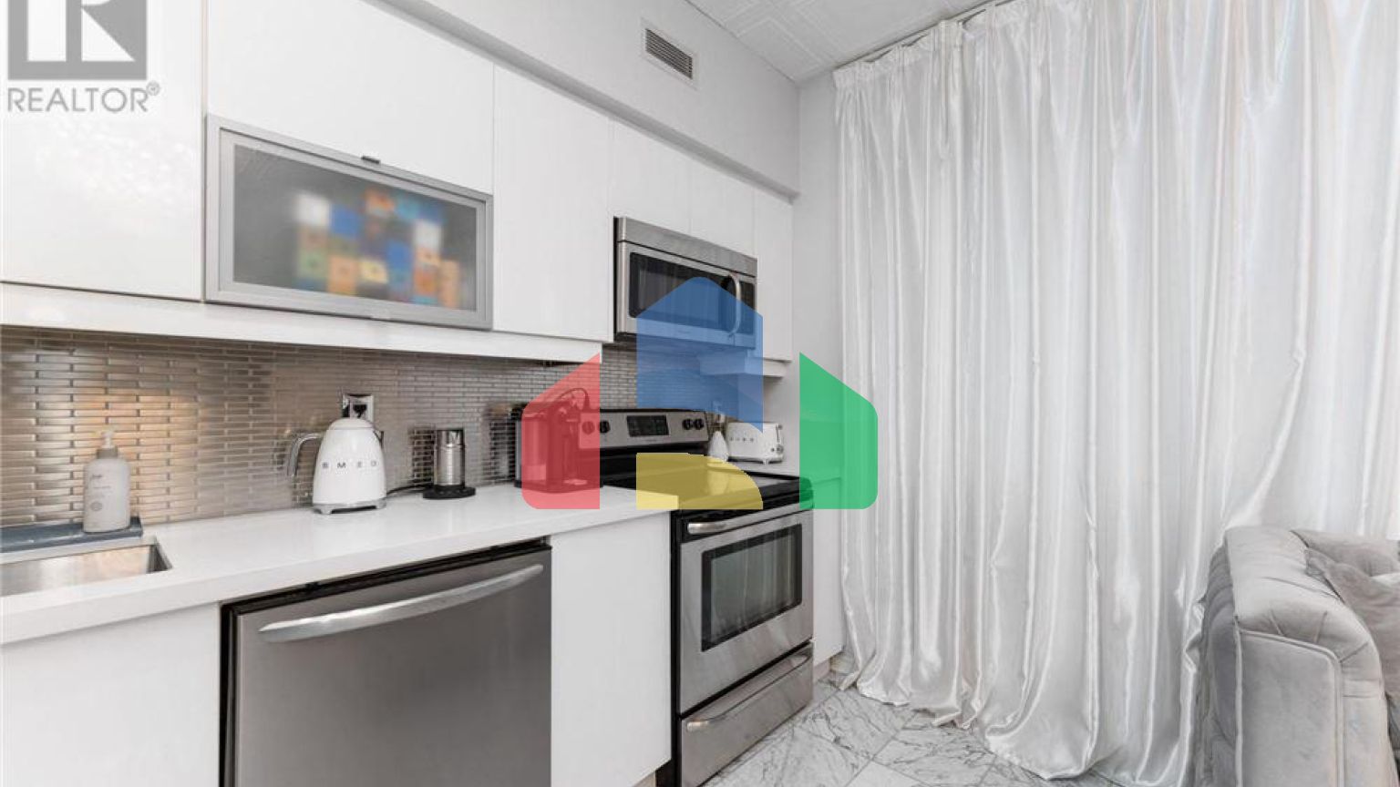 Residential - Condo/Apartment - Toronto, Canada - Canada