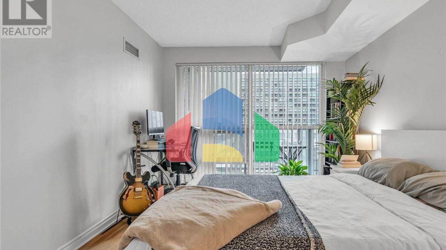 Residential - Condo/Apartment - Toronto, Canada - Canada