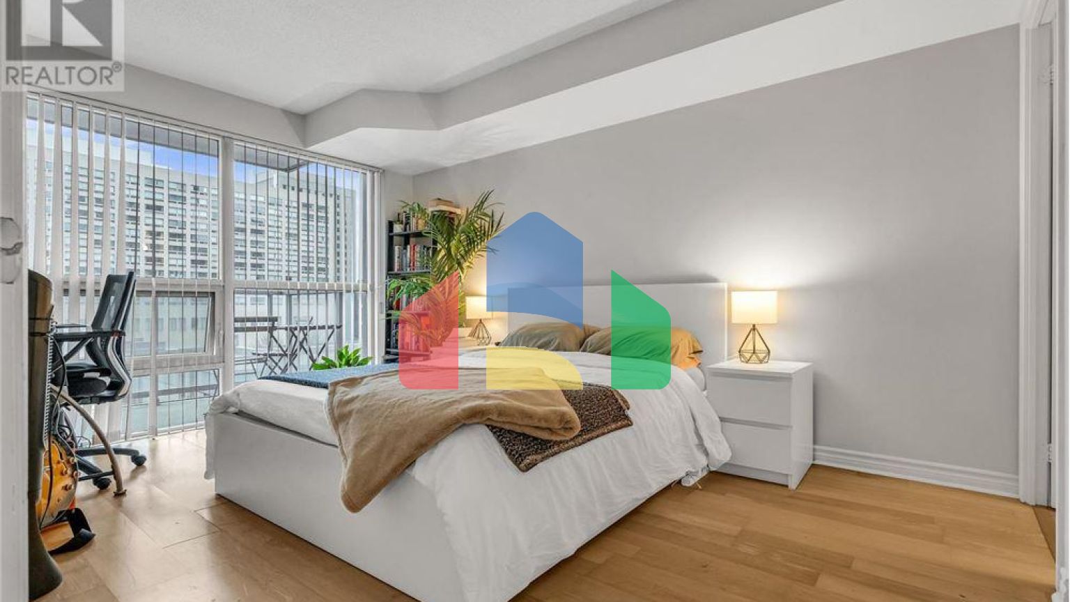 Residential - Condo/Apartment - Toronto, Canada - Canada