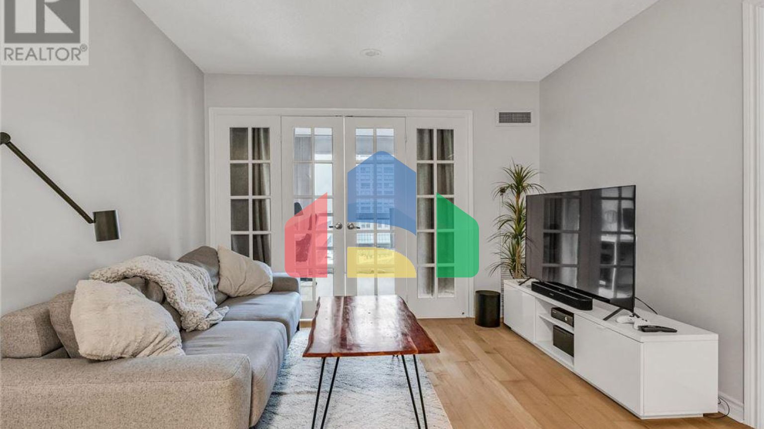 Residential - Condo/Apartment - Toronto, Canada - Canada