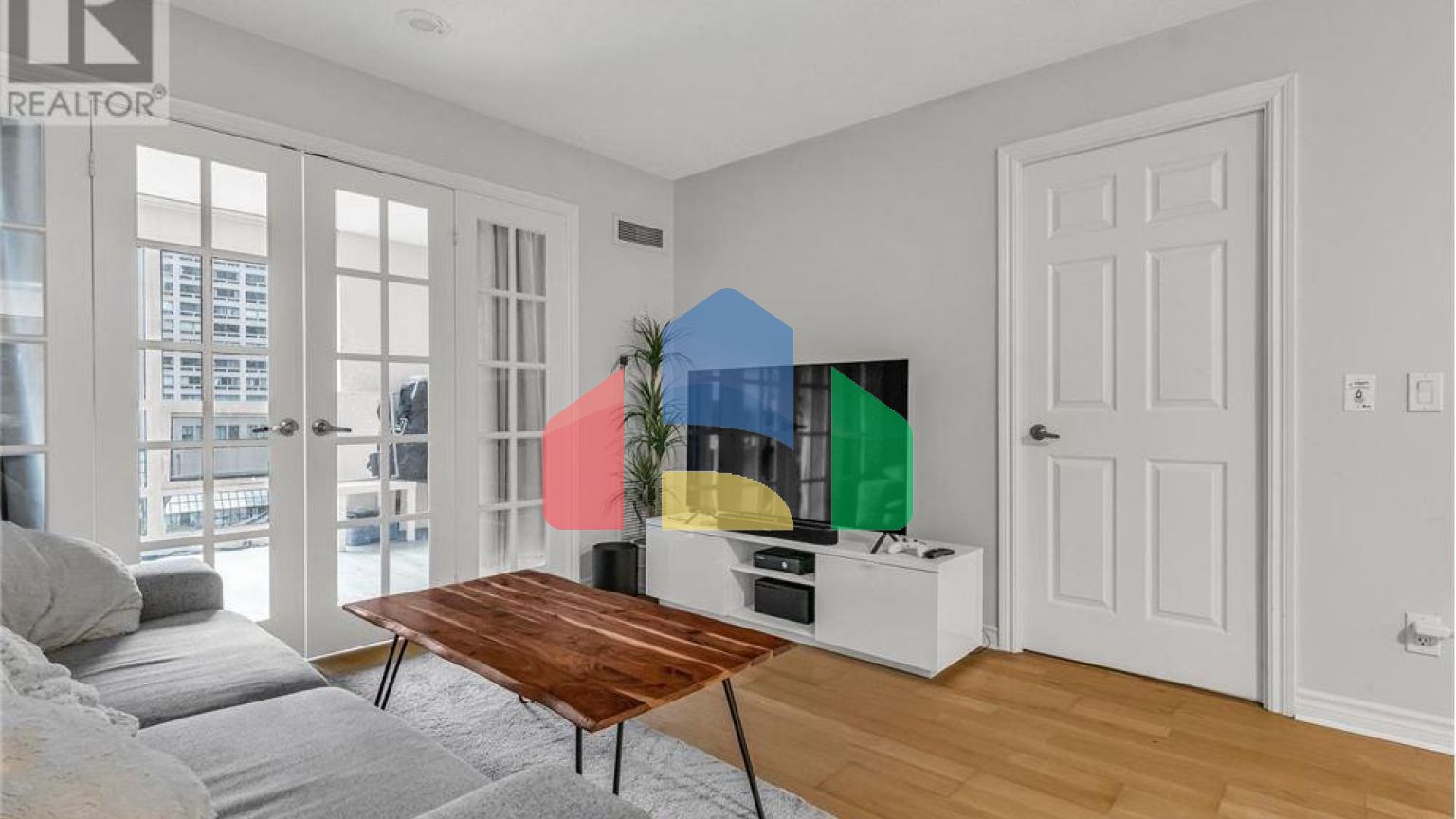 Residential - Condo/Apartment - Toronto, Canada - Canada