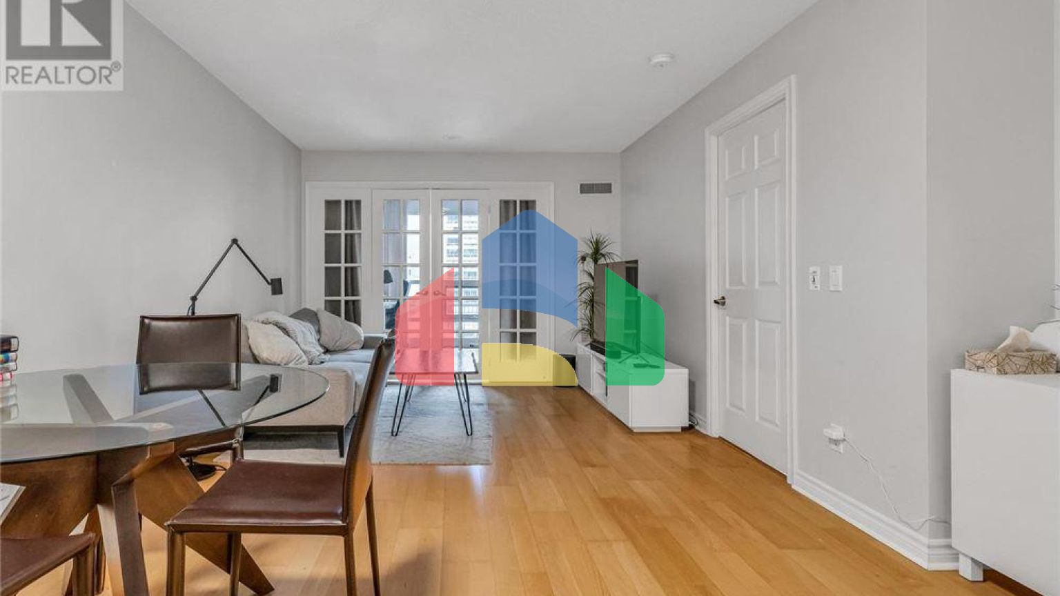 Residential - Condo/Apartment - Toronto, Canada - Canada