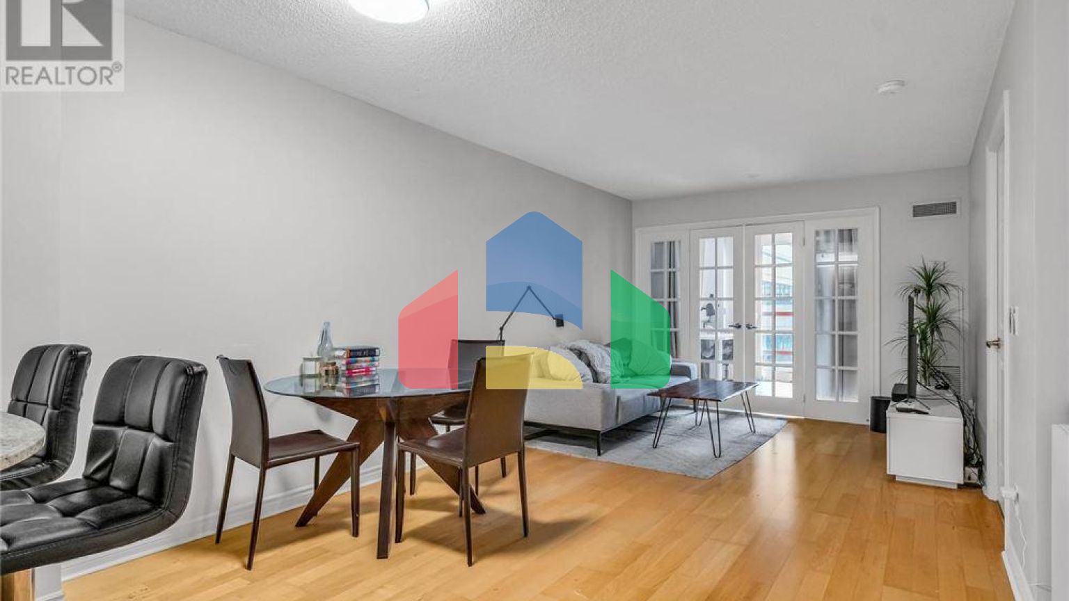 Residential - Condo/Apartment - Toronto, Canada - Canada