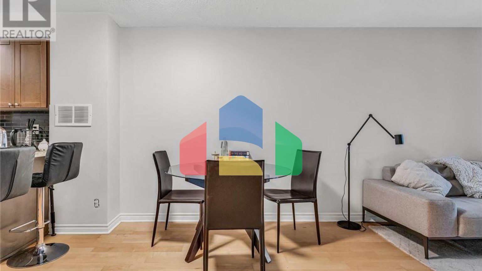 Residential - Condo/Apartment - Toronto, Canada - Canada